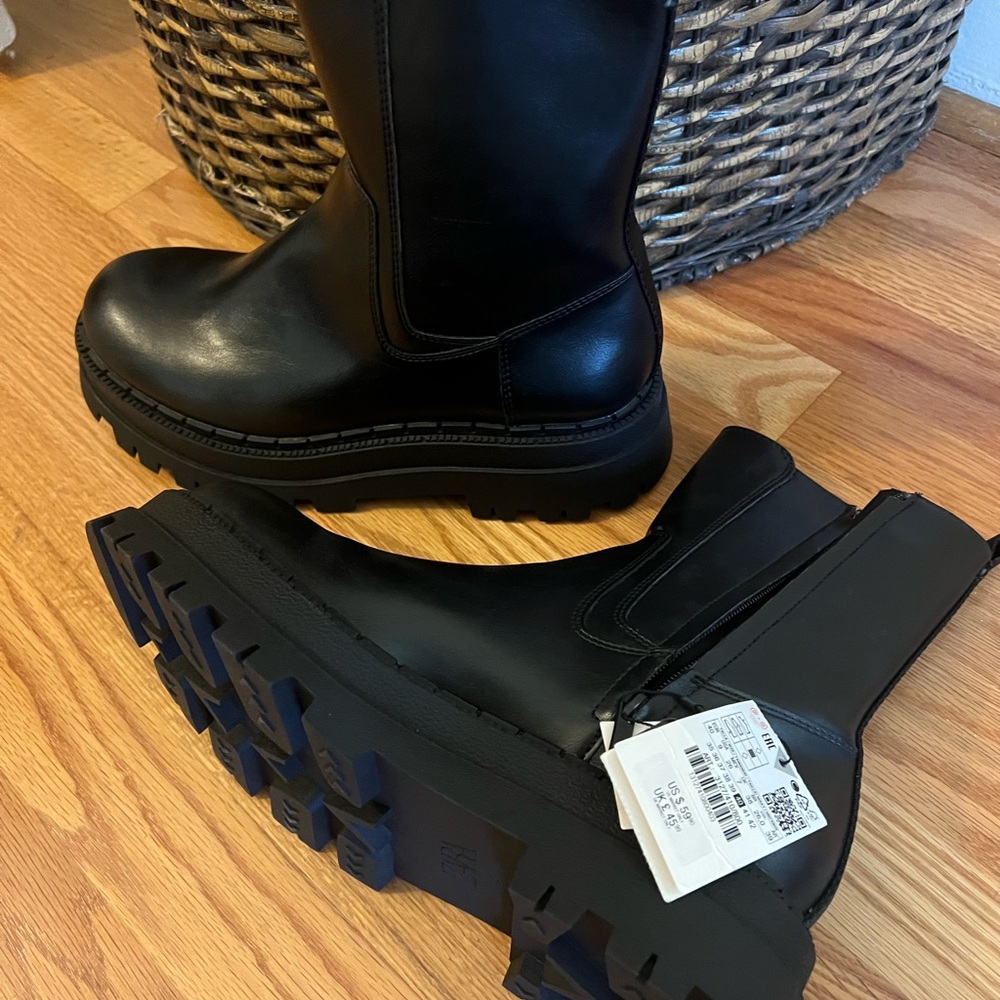 New Zara Black Chunky Platform Boots - Picture 2 of 2